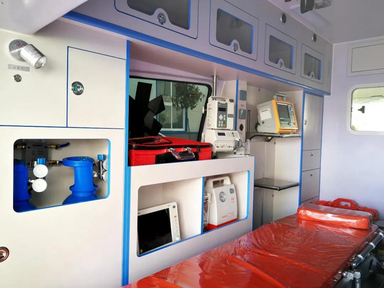 安陽燈塔醫院交付負壓救護車-萊茵專用車